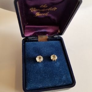 NWT Vintage Vanderbilt Jewels earrings stud silver tone in box solitaire
